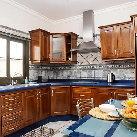 Casa Jolatero Ventana Al Charco - By Lanzarote בית נופש